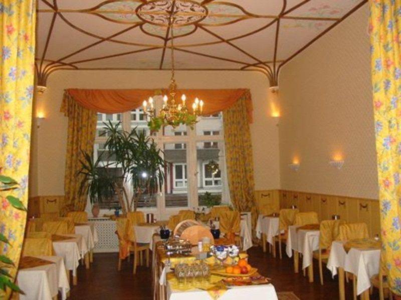 Hotel Pension Savoy Near Kurfuerstendamm برلين المطعم الصورة