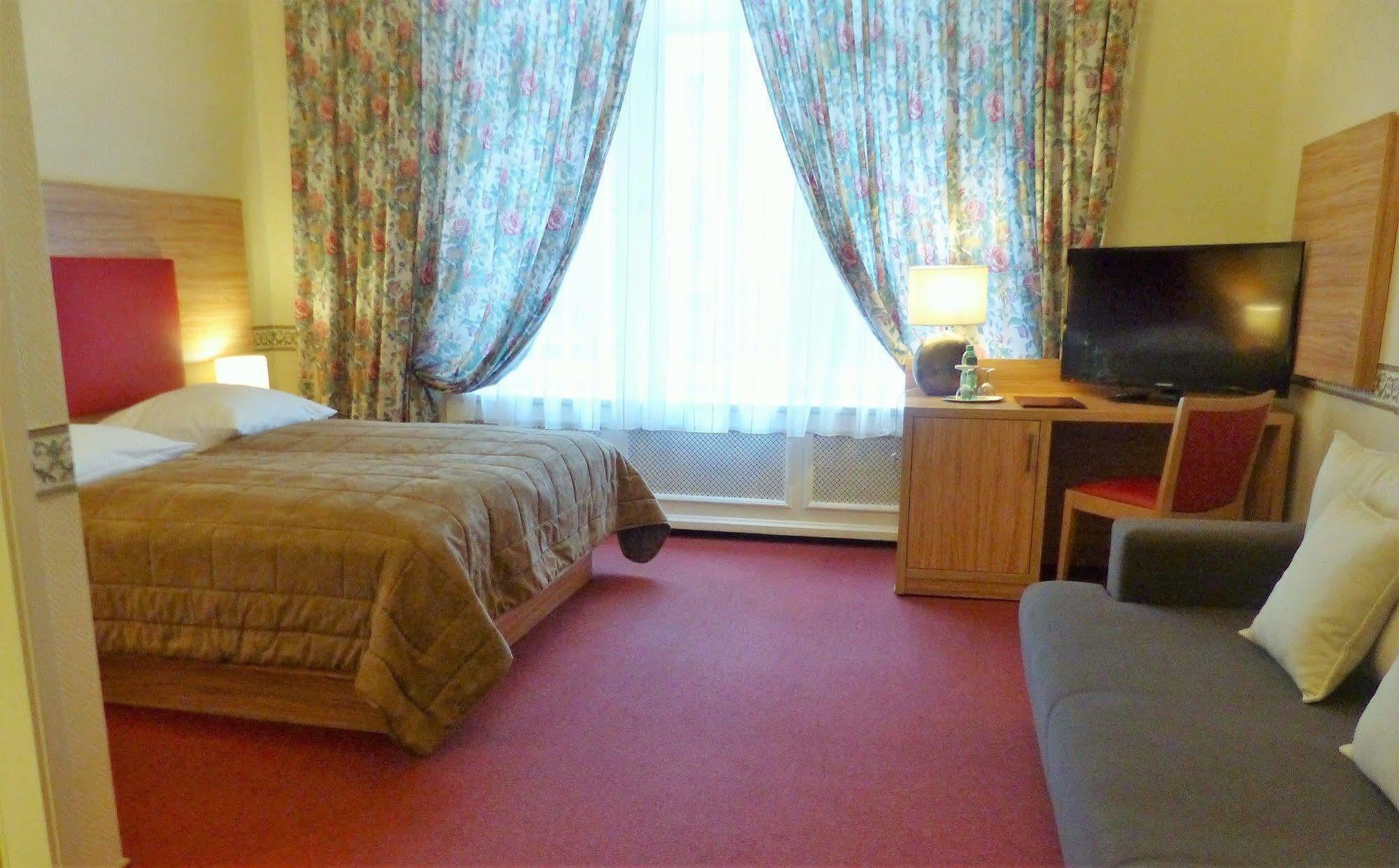Hotel Pension Savoy Near Kurfuerstendamm برلين المظهر الخارجي الصورة