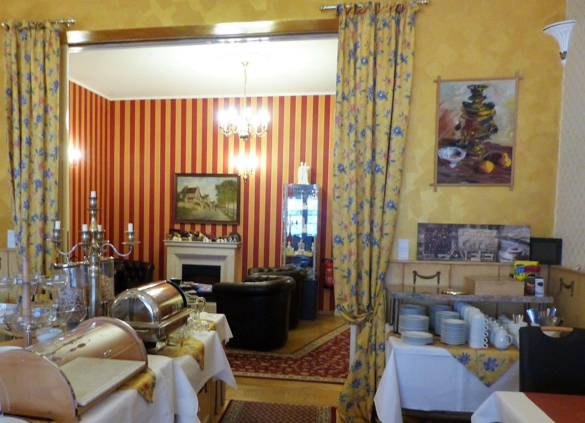 Hotel Pension Savoy Near Kurfuerstendamm برلين المظهر الخارجي الصورة