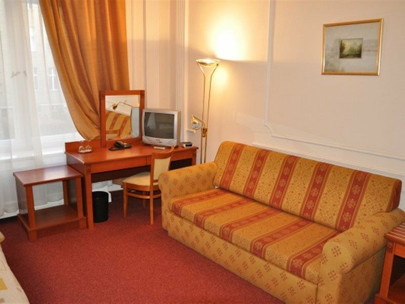 Hotel Pension Savoy Near Kurfuerstendamm برلين المظهر الخارجي الصورة