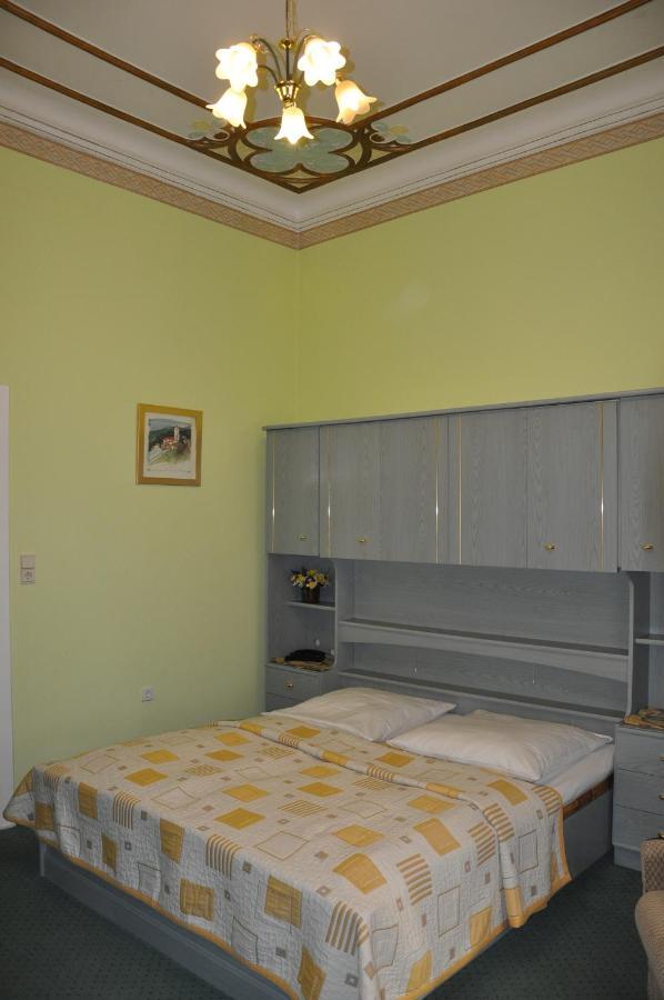 Hotel Pension Savoy Near Kurfuerstendamm برلين الغرفة الصورة